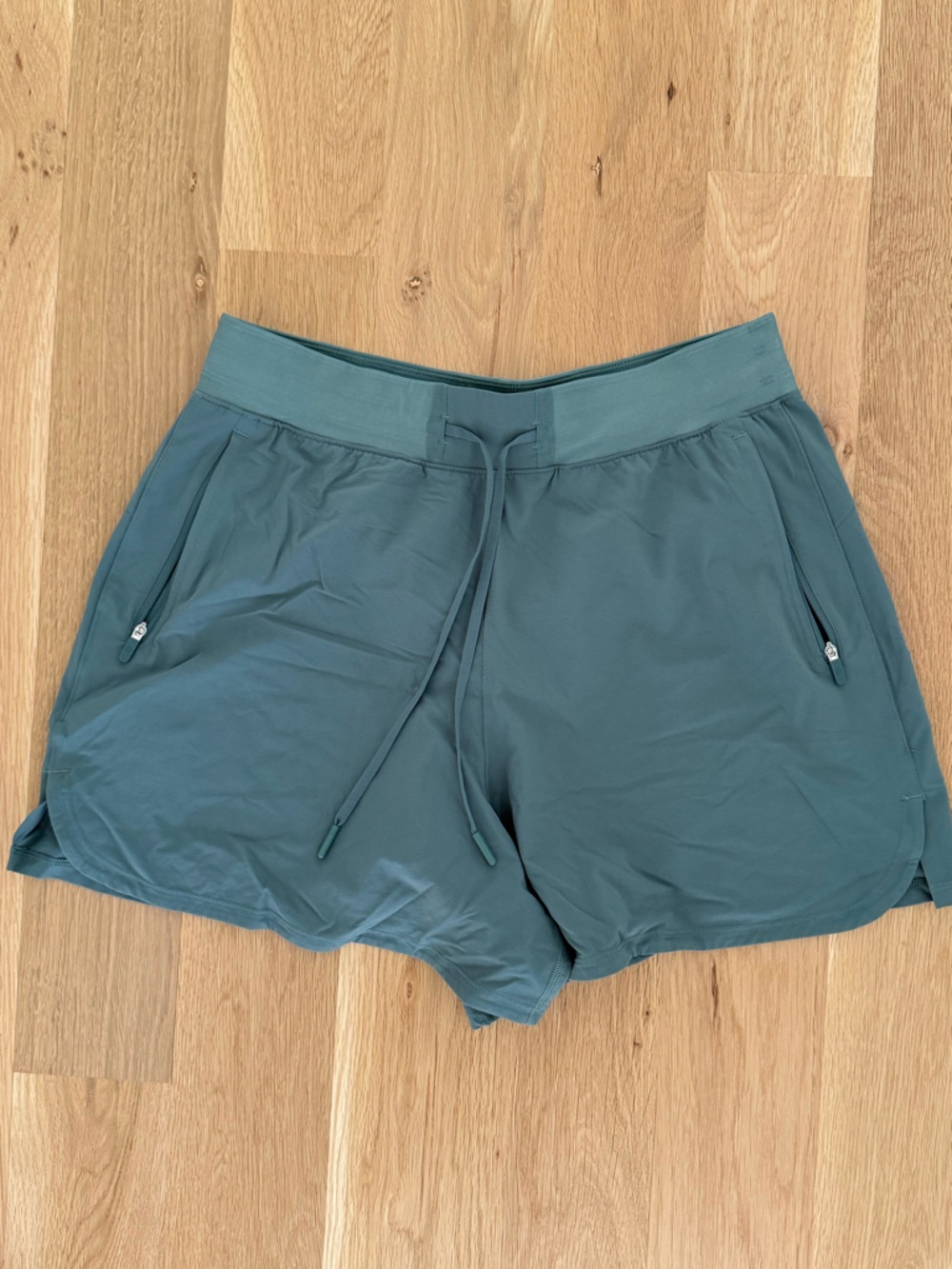 lululemon athletica women's green athletic shorts